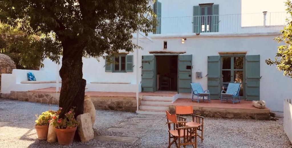 Tranquil Mountain Hideaway with Stunning Sea Mountain Views Kyrenia, Cyprus, Orga