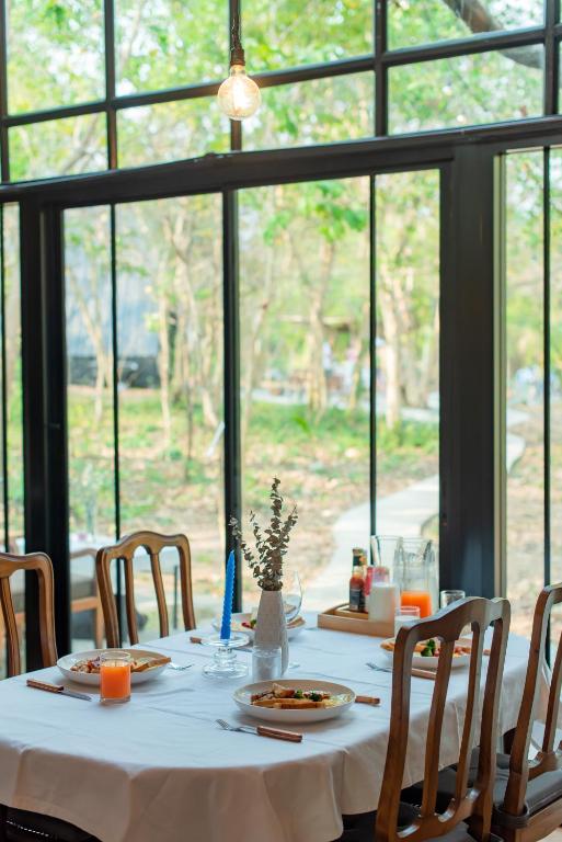 บ้านเดี่ยว 2 ห้องนอน 1 ห้องน้ำส่วนตัว ขนาด 70 ตร.ม. – เกาะล้าน (ISSARA Bar&House)