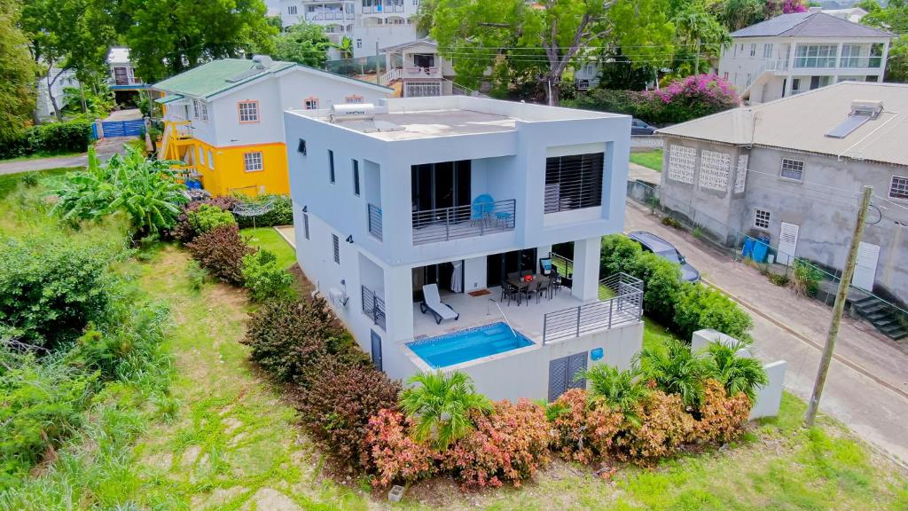 the views by DanTopia villa, Saint James