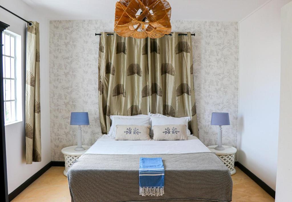 Marie by the Sea, Grand Bay