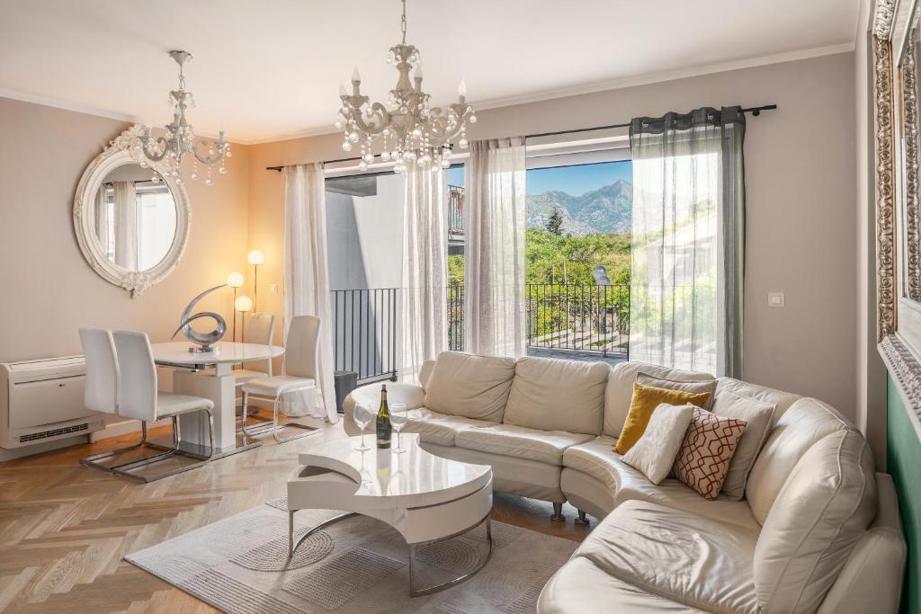 Adriatic Nest, Kotor