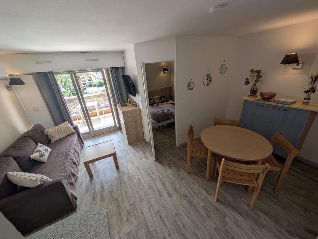Résidence de Vacances avec piscine & Transat, à 2 minutes de la mer -Bât n7 - 2 appartements côte à côte terrasse communicante selon les disponibilités - 4