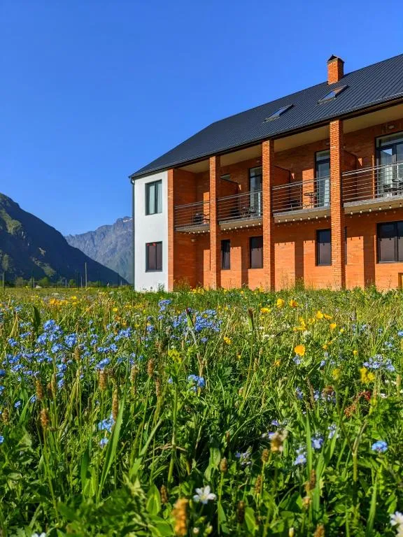 AGRE Kazbegi，位于Ach'khoti的酒店