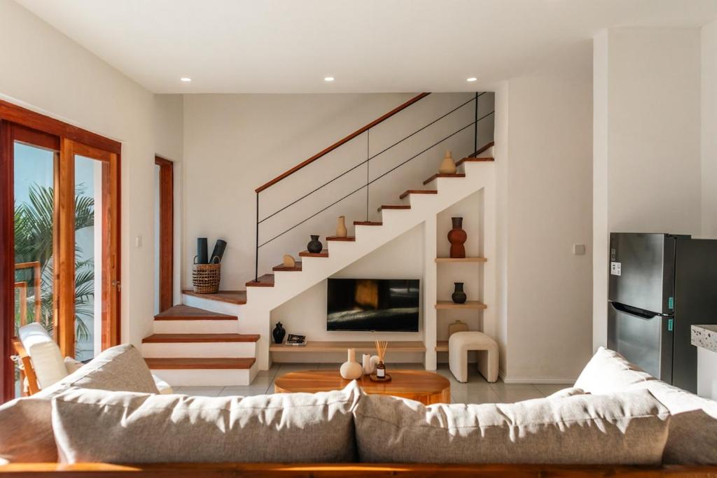 NMBR Four - New 2BR Stylish villa with private Pool & Garden, Kuta Lombok