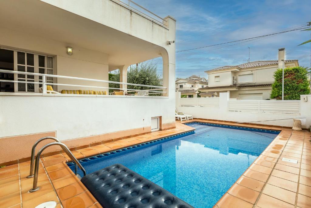 Casa con piscina privada cerca de playa - 2