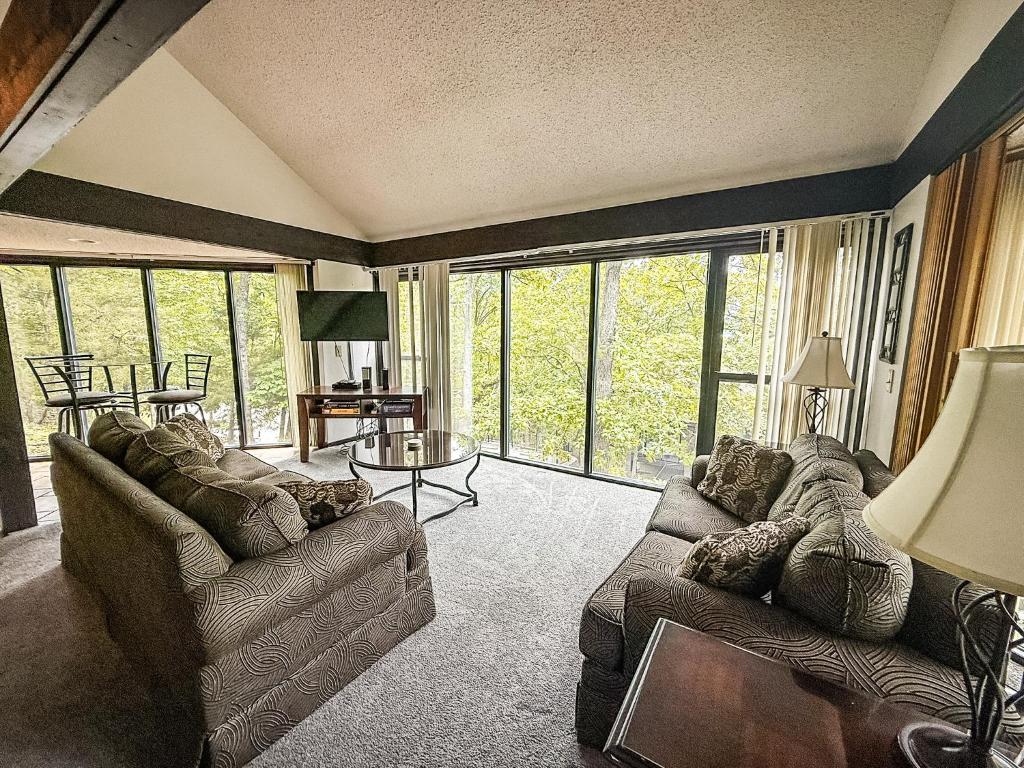 Treehouse Treetop Village101-3bed3bapools-8pp, Four Seasons