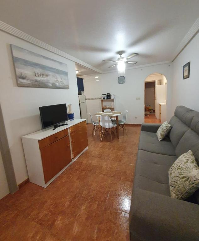 Cozy Beach Flat - 1