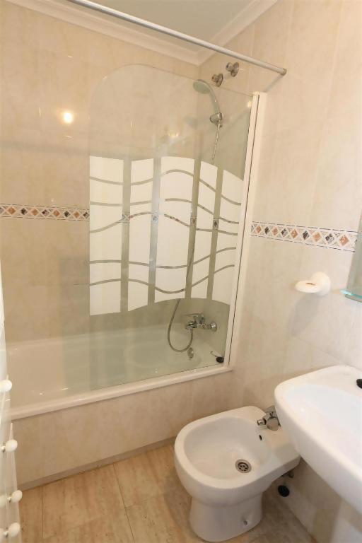 R-4645 La Mata Studio - 2