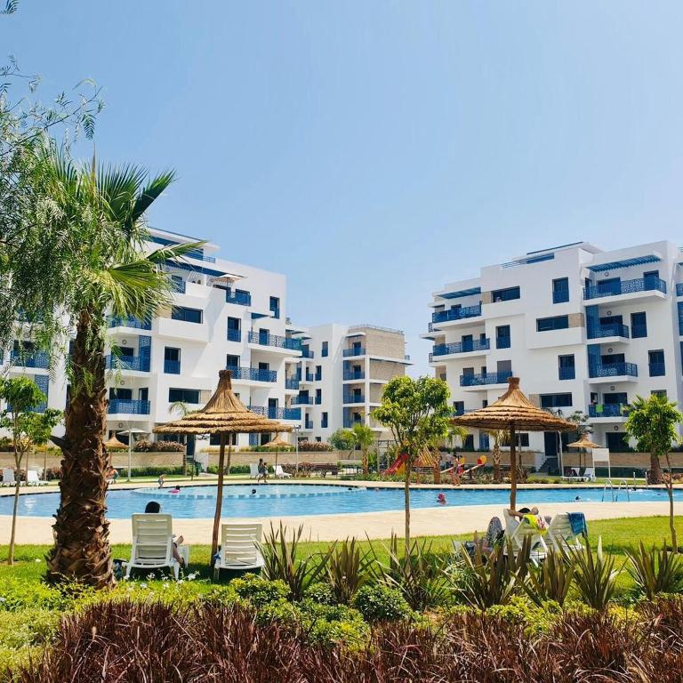 Ground floor apartment,facing swimming pool, wifi , air conditioner, Martil