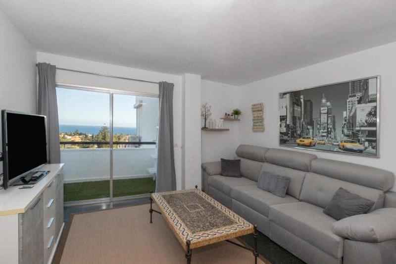 An apartment with an ocean view, Marbella