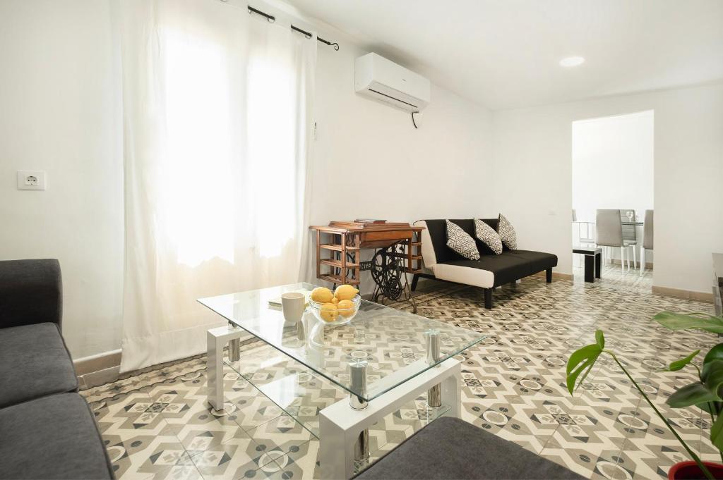 Catalan Charm 3BR w 15 Baths - 1