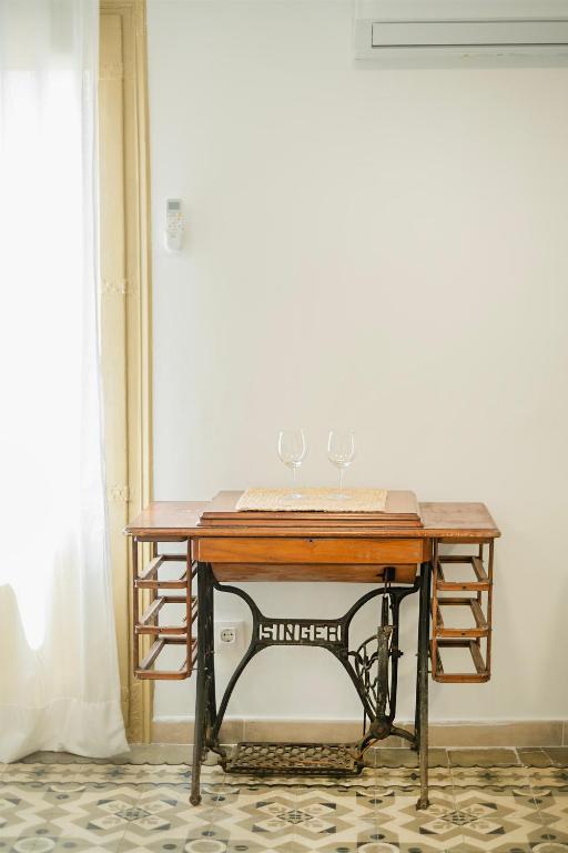 Catalan Charm 3BR w 15 Baths - 5
