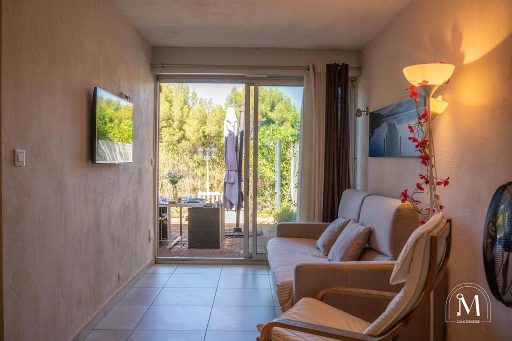 Coquet T2 à Sanary-sur-mer en rez-de-jardin - 2