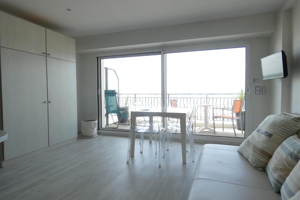 OCEAN BLEU - front de mer et balcon - 3