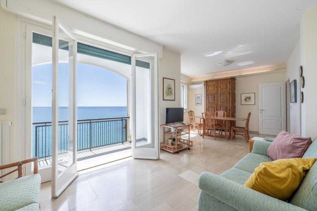 The Sound of the Sea by Wonderful Italy, Sanremo