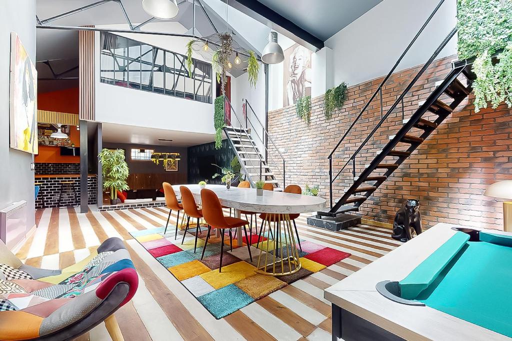 Loft Unique au Design Contemporain, Suresnes