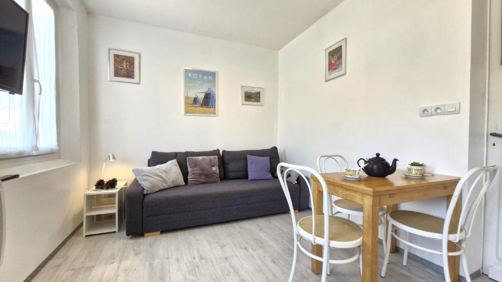 Royan - APPARTEMENT - rez-de-jardin - MARCHE à DEUX PAS PLAGE à 600m - 4