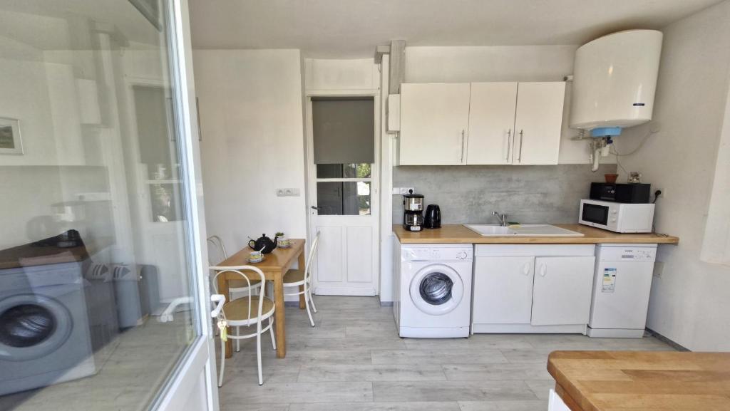 Royan - APPARTEMENT - rez-de-jardin - MARCHE à DEUX PAS PLAGE à 600m - 2