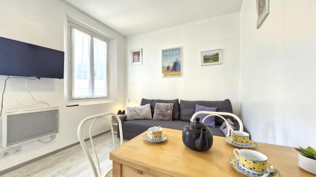 Royan - APPARTEMENT - rez-de-jardin - MARCHE à DEUX PAS PLAGE à 600m - 3