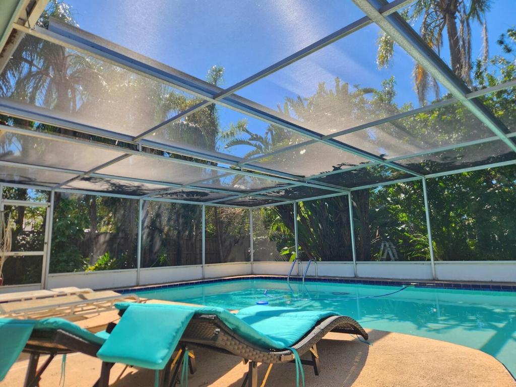 Largo, Fl Pool Patio 8 Beds Close to Beach, Largo