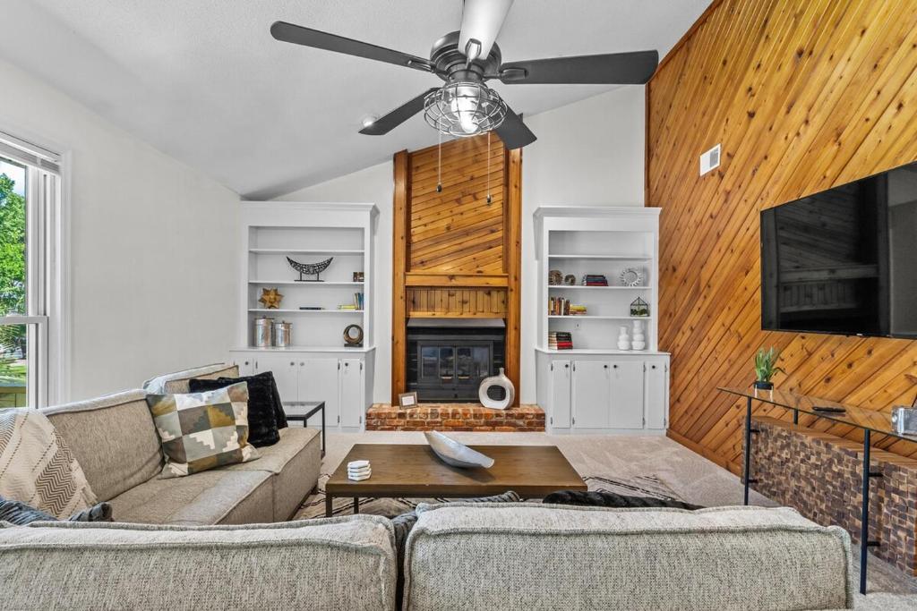 Hunters Blind, Columbia