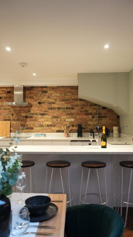 Stunning Brighton Seaside Townhouse photo 8