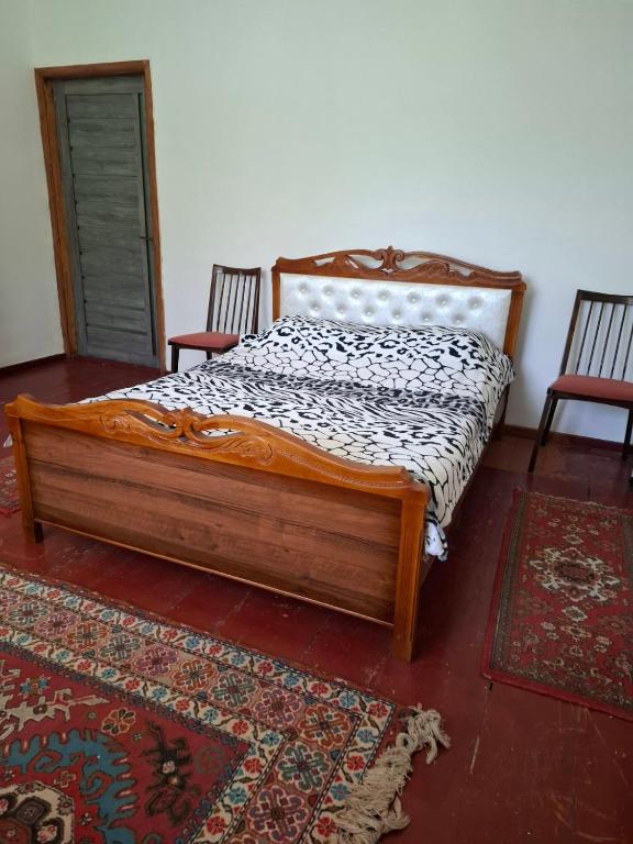 Edoi mot, Aghk'ilisa