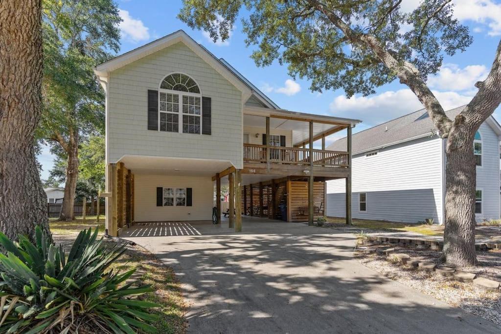 5min to Attractions Shops & Beach and Yard Games, Oak Island