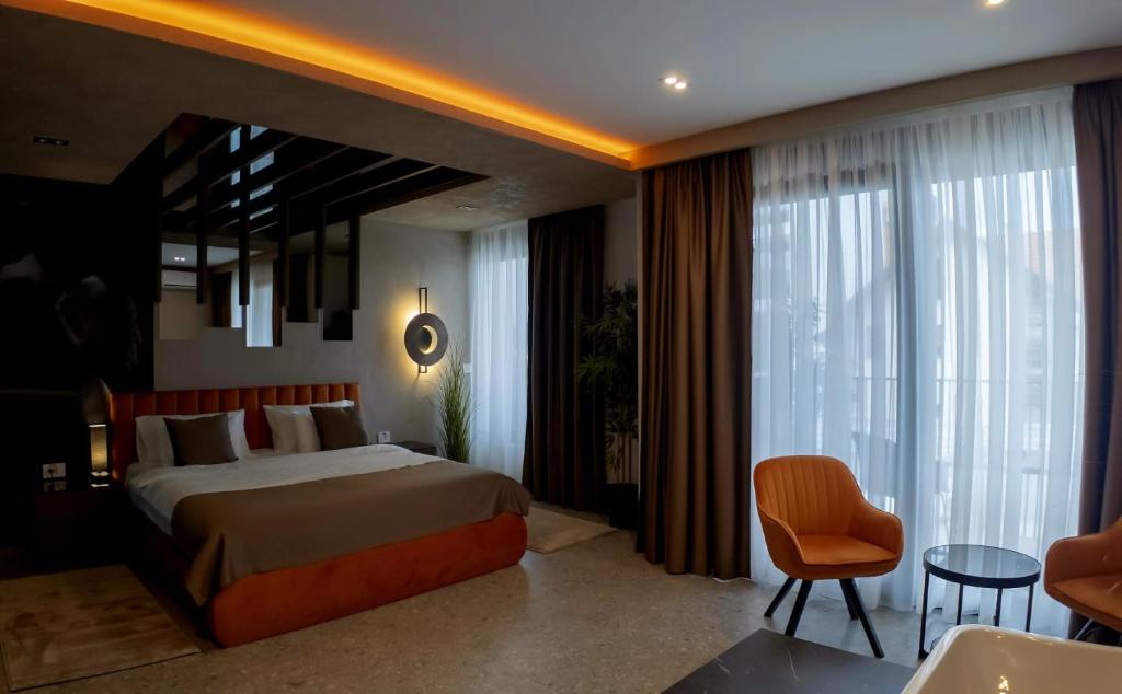 Boutique Moonlight Apartment - 3