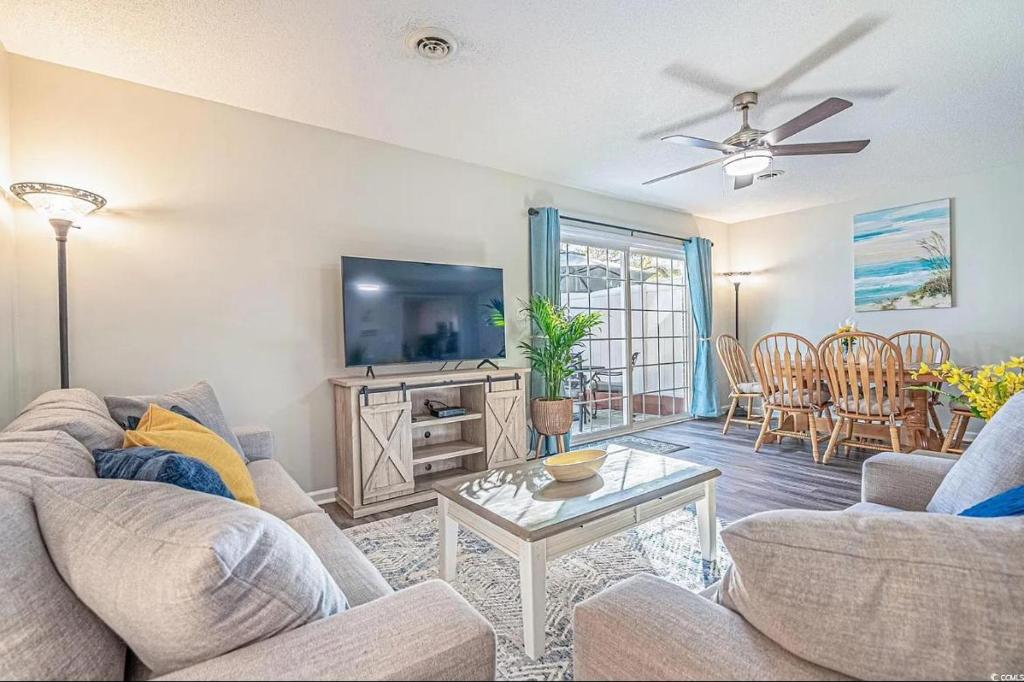 Neiling On The Beach - 3 Bedrooms, Myrtle Beach