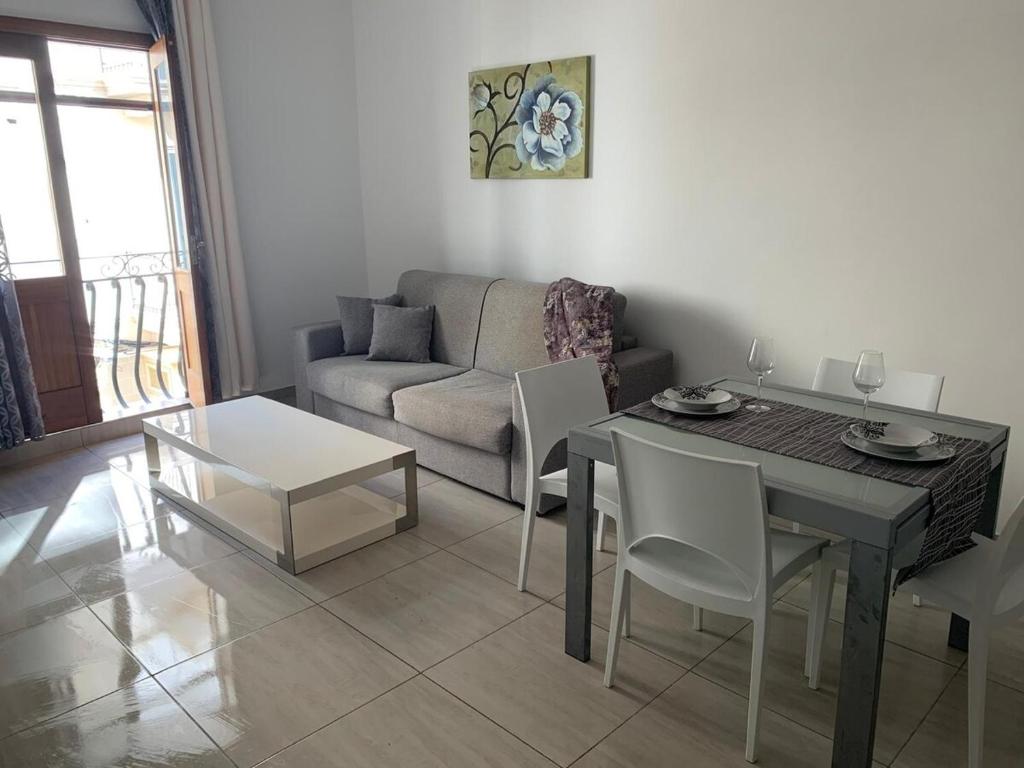 Spacious Apartment in Downtown City, Gżira