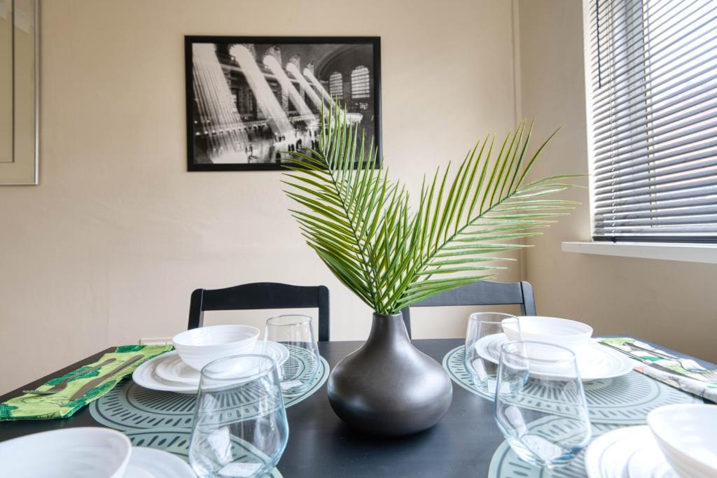 Grimsby Gem on Tunnard, Grimsby