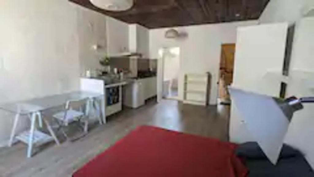 Hypercentre, place Pie studio, Avignon