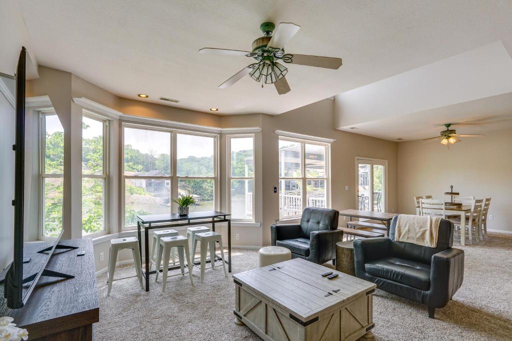 Dock Access and Lake View Sunrise Beach Escape, Sunrise Beach