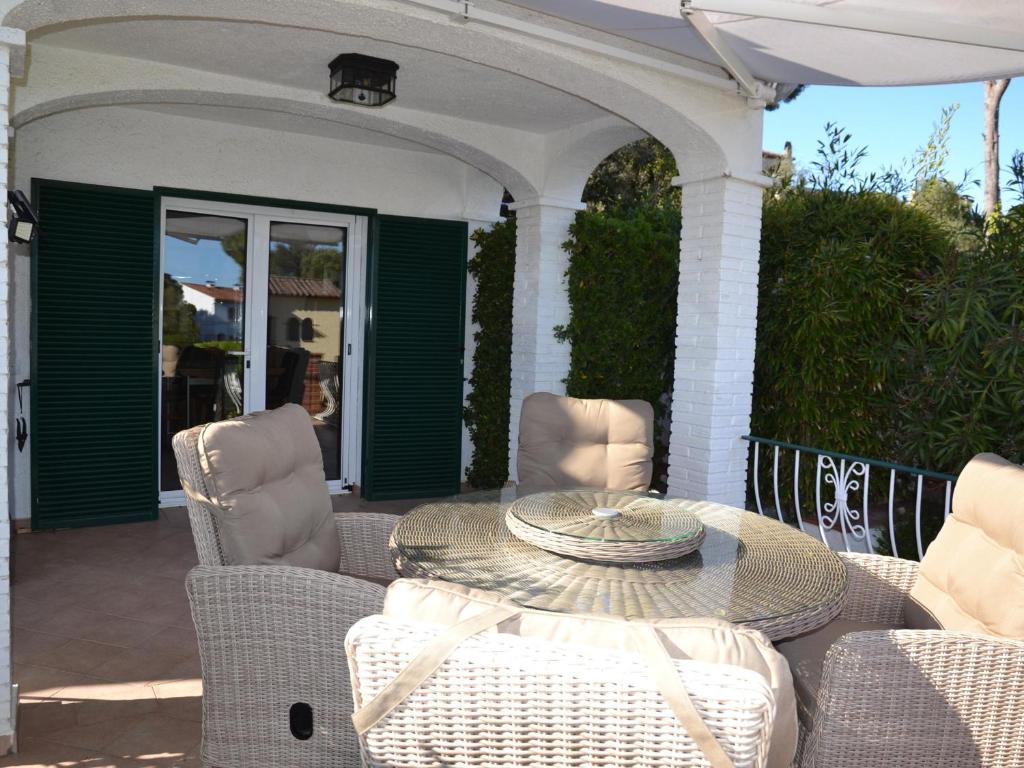 Casa moderna en zona tranquila con piscina y cerca de la playa en Torroella de Montgrí - ES-323-17 - 2