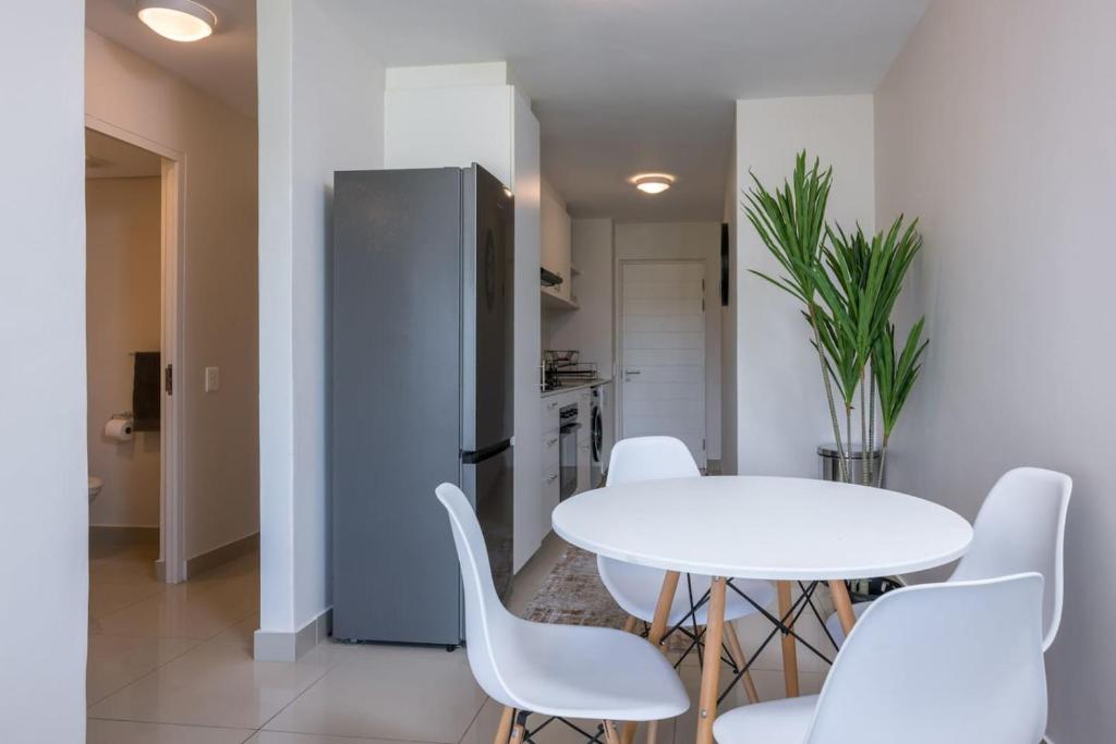 Light and Breezy 517 Millennial, Durban