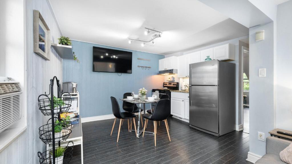 Stylish Ottawa Getaway for 6, Ottawa