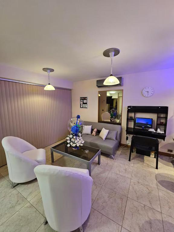 Lujo, Ubicación & Comodidad en Apto-Studio Sebucan, Caracas