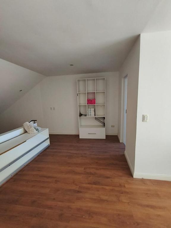 Depto La Perla - 1 dormitorio y Living con sofa Cama - 4