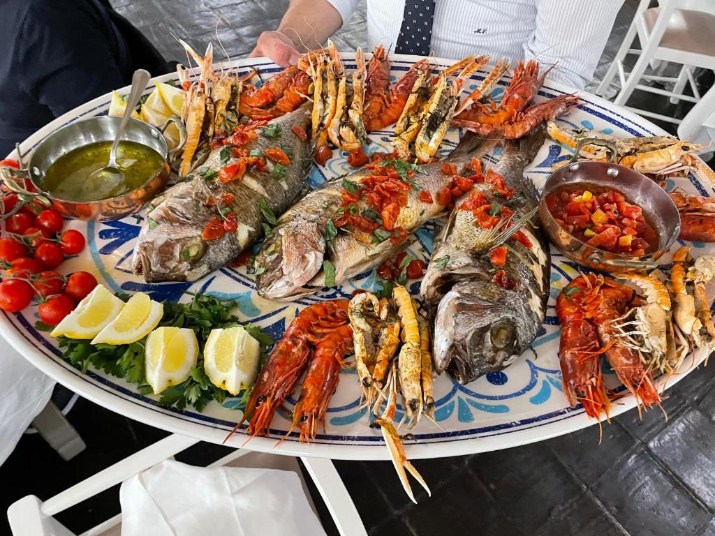 Calanica Resort — Restauracje i bary in Cefalù, Sycylia