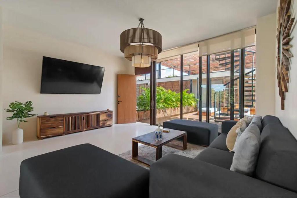 Tulum Vibe - Stylish 2BR PH with Private Pool - 2
