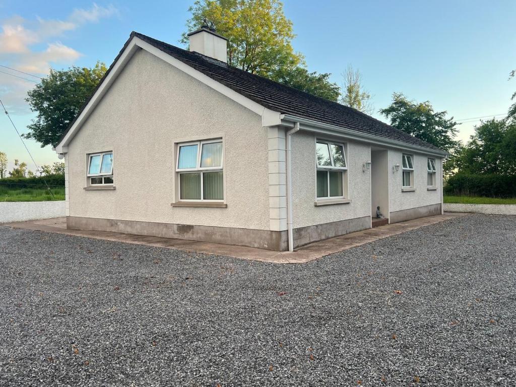Ewe view cottage, Rosslea