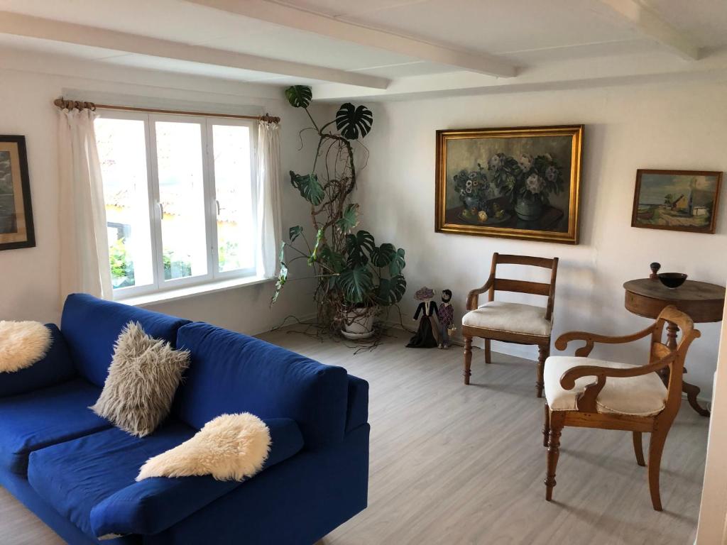 Ferielejlighed med adgang til idyllisk have, Svaneke