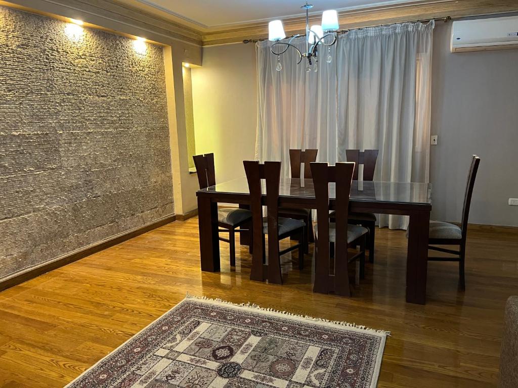 Elegant & spacious 3 bedroom furnished apartment, Káhira