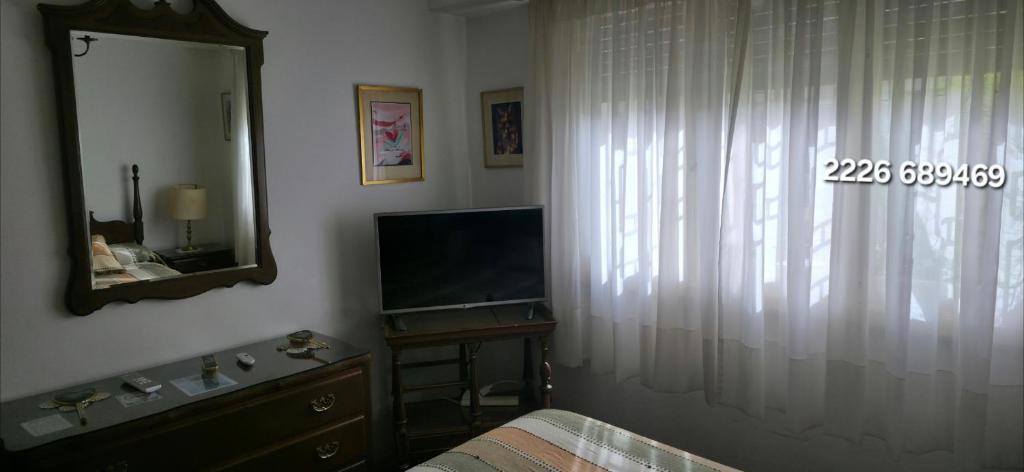 Casa 5 personas. Calle principal Cañuelas - 5