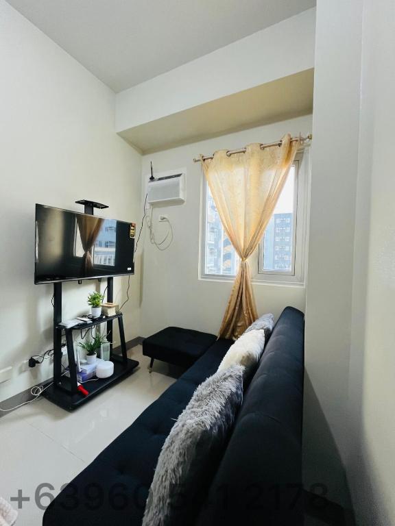 EMZ CHARM Staycation, Sampong