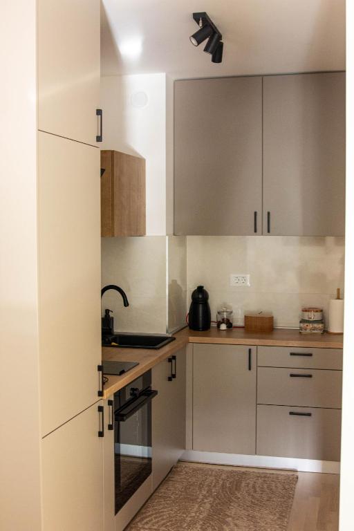 LisaMe Apartman Airport - 3