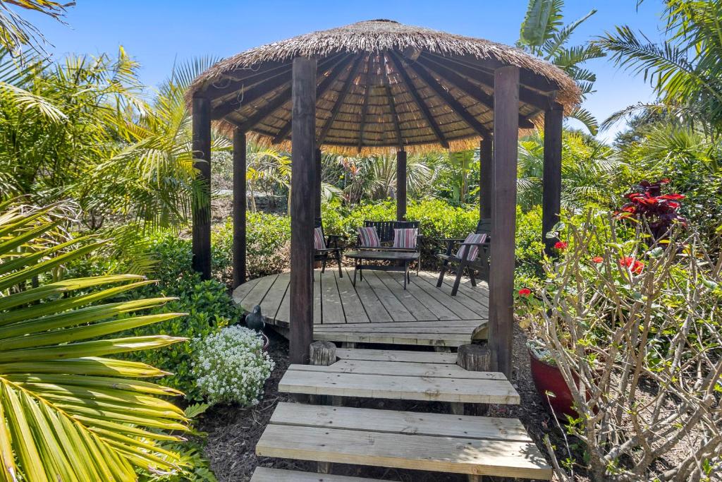 Oneroa Secret Garden Apartments