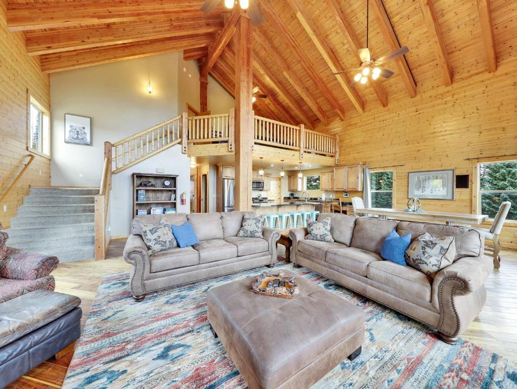 Aspen Lodge - Sleeping for up to 25, Brian Head