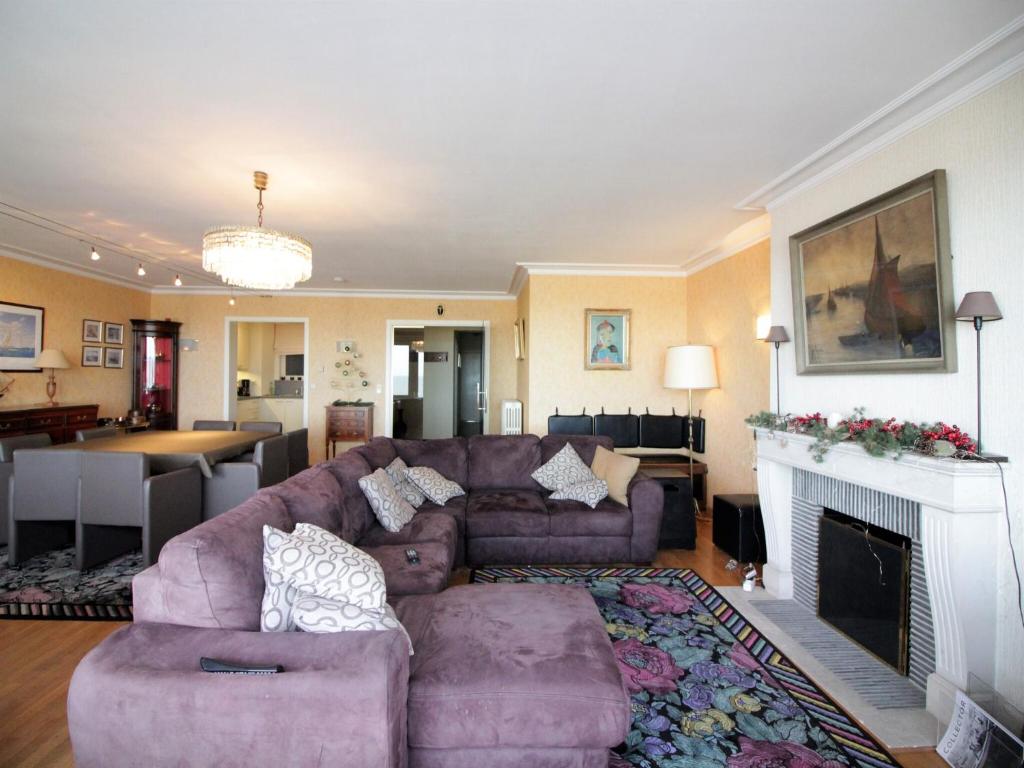 Apartment in Het Zoute near Zeedijk Promenade, Knokke-Heist